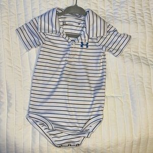 18 M Under Armour, white and blue striped polo